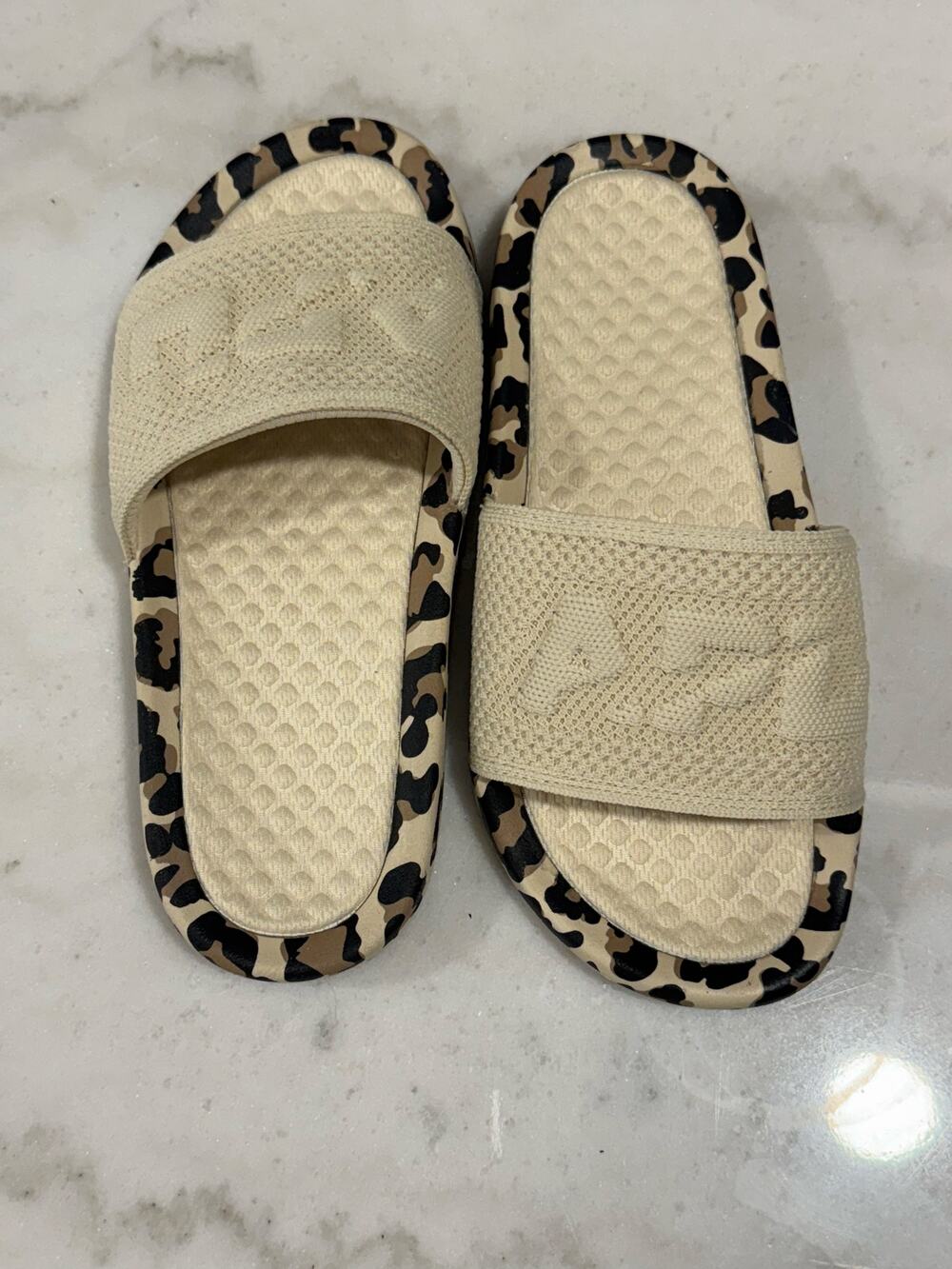 APL Big Logo TechLoom Slides – Leopard Print | Size 5 NEW (would fit a 6)